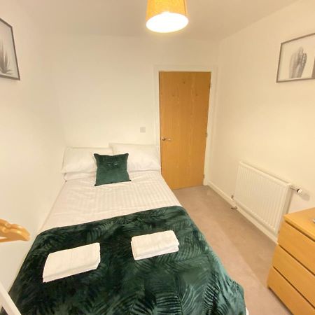 3 Bedrooms Double Or Single Beds, 2 Parking Spaces! Wifi & Smart Tv'S, Balcony Portsmouth Exteriér fotografie
