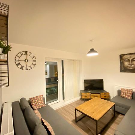 3 Bedrooms Double Or Single Beds, 2 Parking Spaces! Wifi & Smart Tv'S, Balcony Portsmouth Exteriér fotografie