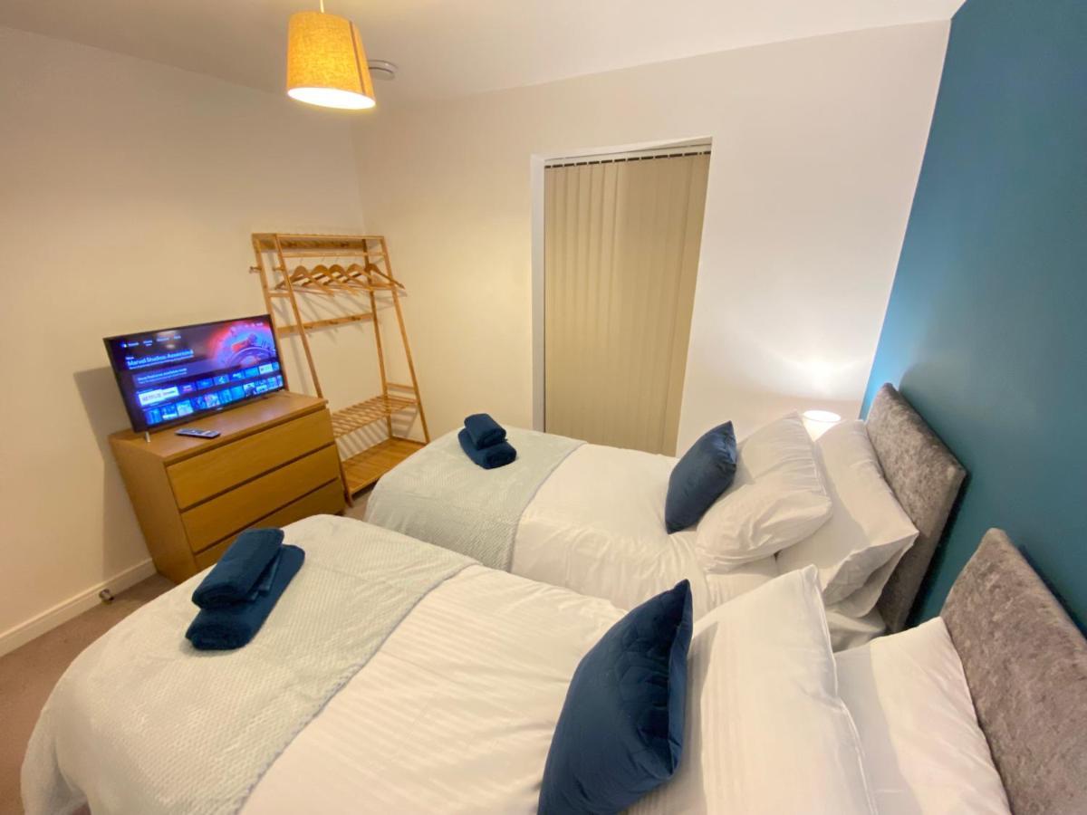 3 Bedrooms Double Or Single Beds, 2 Parking Spaces! Wifi & Smart Tv'S, Balcony Portsmouth Exteriér fotografie