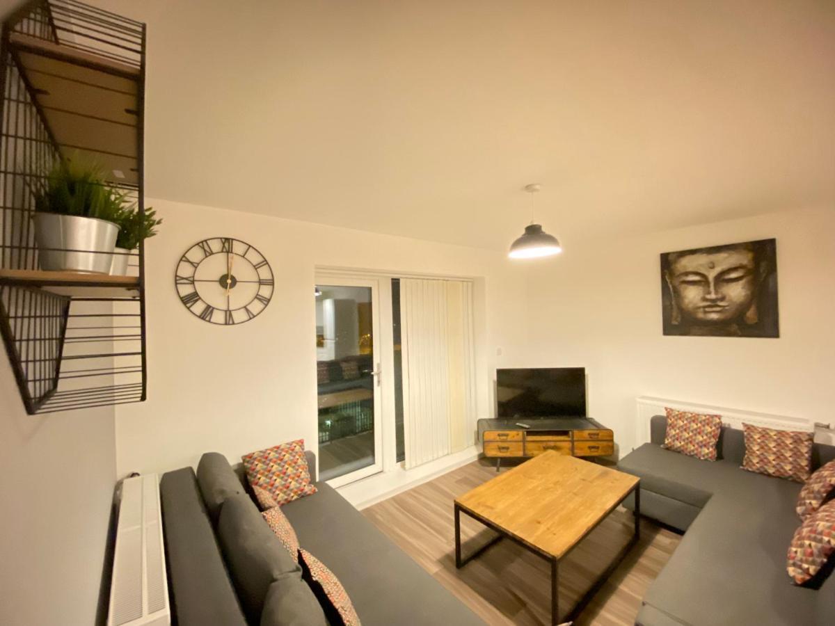 3 Bedrooms Double Or Single Beds, 2 Parking Spaces! Wifi & Smart Tv'S, Balcony Portsmouth Exteriér fotografie