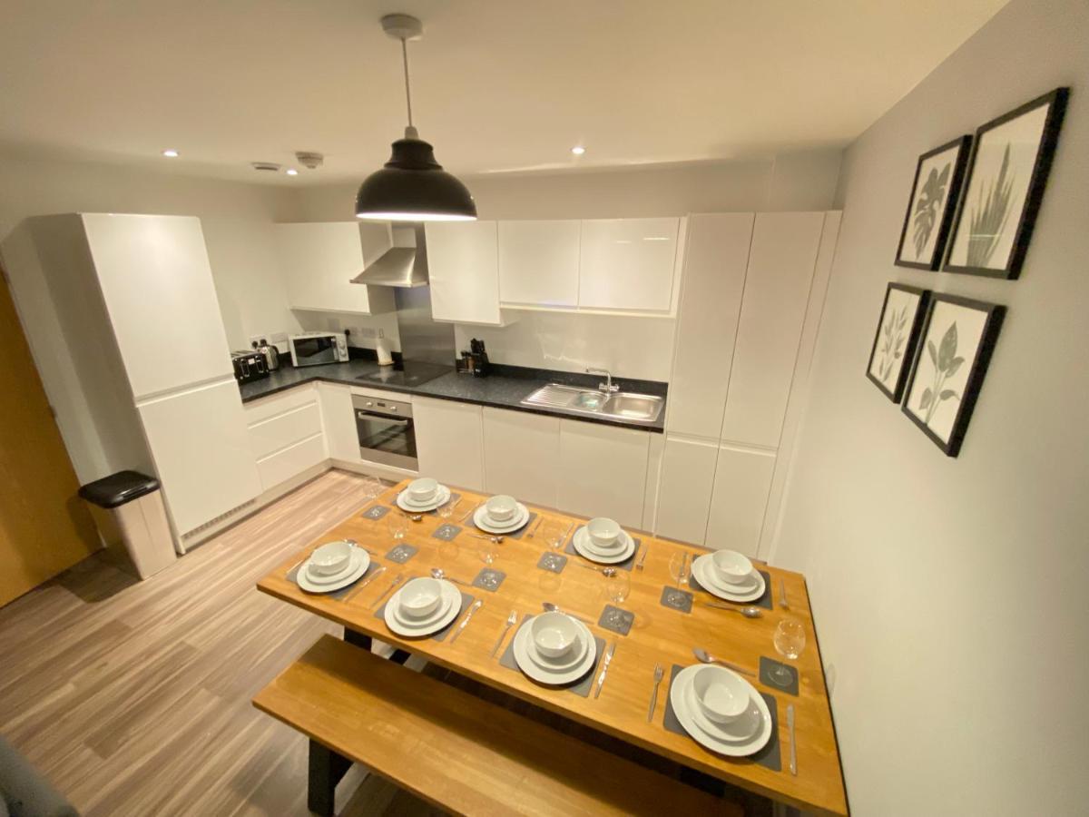 3 Bedrooms Double Or Single Beds, 2 Parking Spaces! Wifi & Smart Tv'S, Balcony Portsmouth Exteriér fotografie