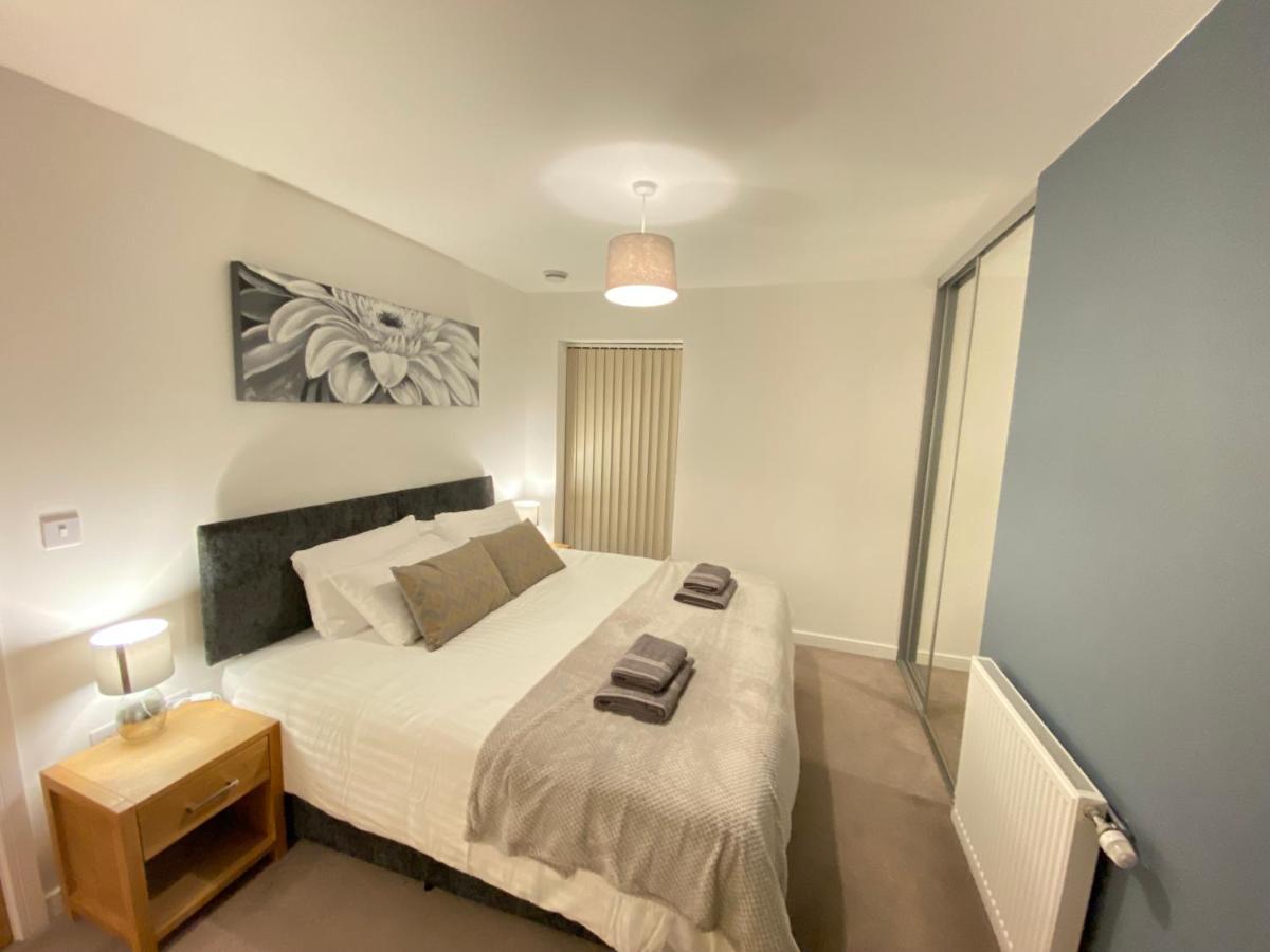 3 Bedrooms Double Or Single Beds, 2 Parking Spaces! Wifi & Smart Tv'S, Balcony Portsmouth Exteriér fotografie